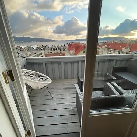 Romslig I Sandviken Appartamento